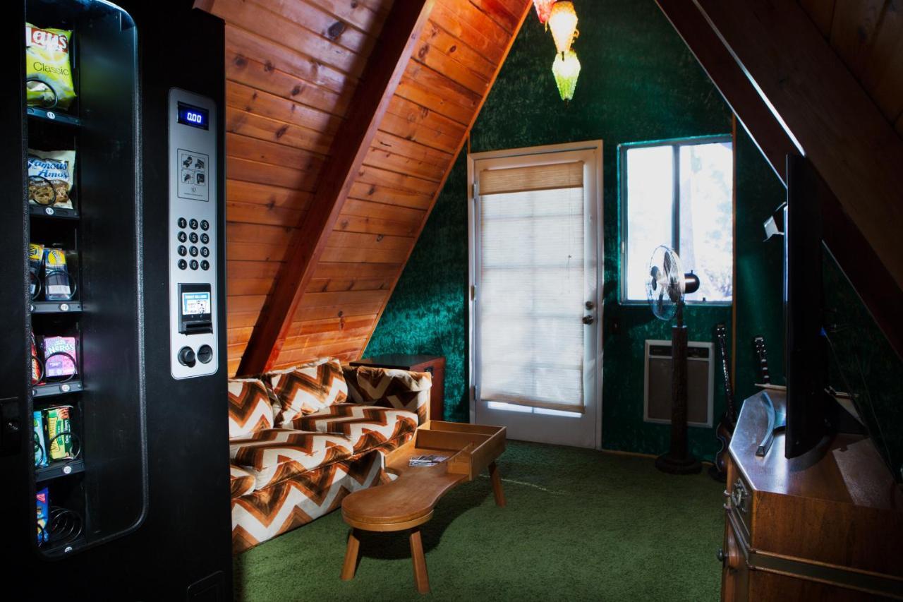 Hicksville Pines Chalets&Motel Idyllwild Extérieur photo