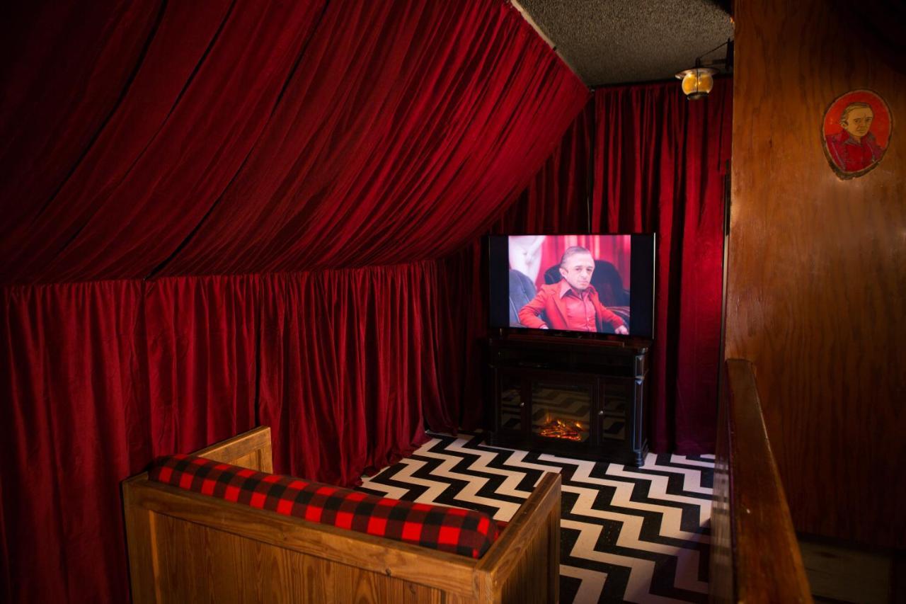 Hicksville Pines Chalets&Motel Idyllwild Extérieur photo